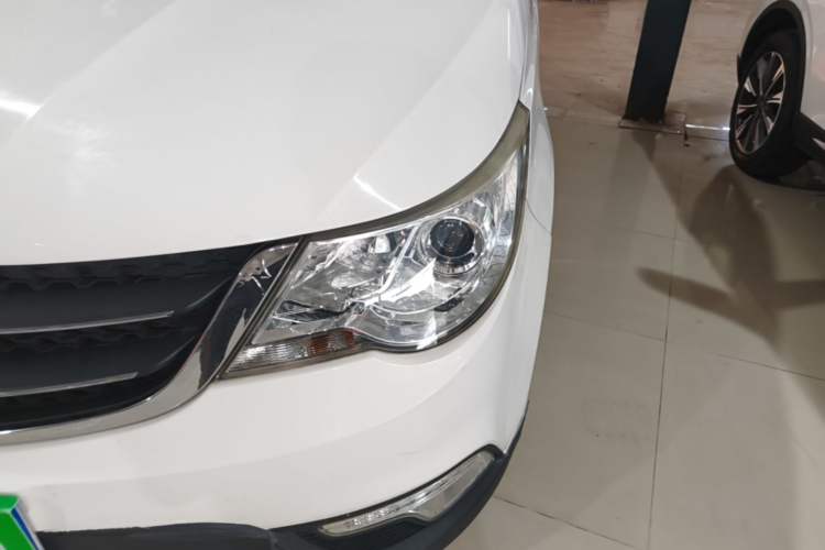 Used Baojun 730 2014 1.5L manual Comfort ESP version 7 seats Left Front Headlight