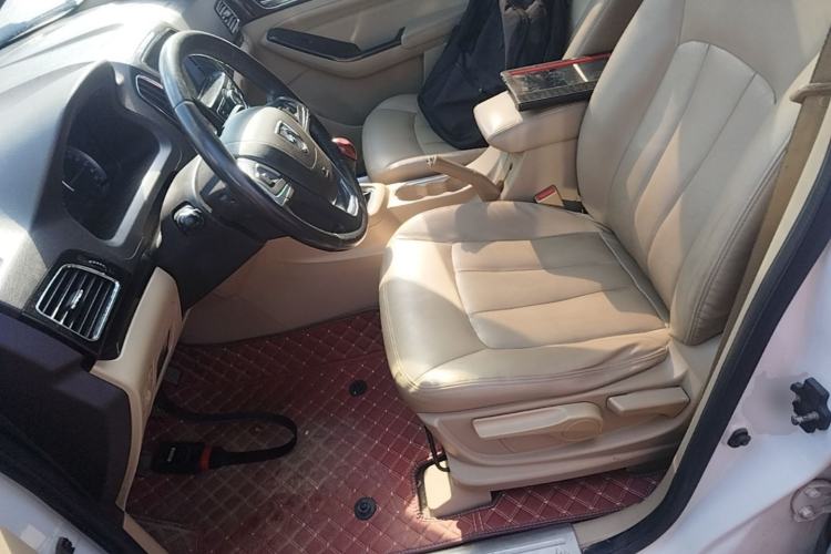 Used Baojun 730 2014 1.5L Manual Luxury Navigation ESP Version 7 Seats Left Front Seat
