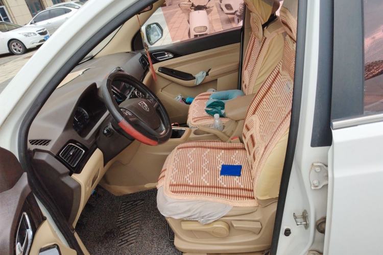 Used Baojun 730 2014 1.5L Manual Luxury Navigation ESP Version 7 Seats Left Front Seat
