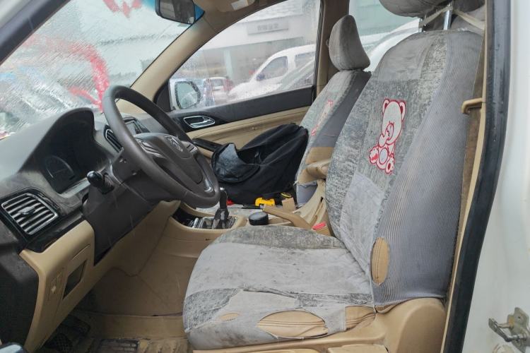 Used Baojun 730 2014 1.5L manual Comfort version 7 seats Left Front Seat
