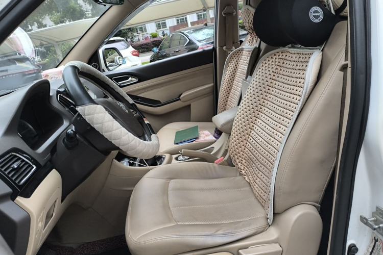 Used Baojun 730 2014 1.5L manual Comfort version 7 seats Left Front Seat