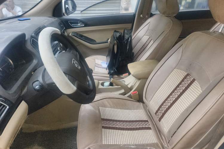Used Baojun 730 2014 1.5L manual Comfort version 7 seats Left Front Seat