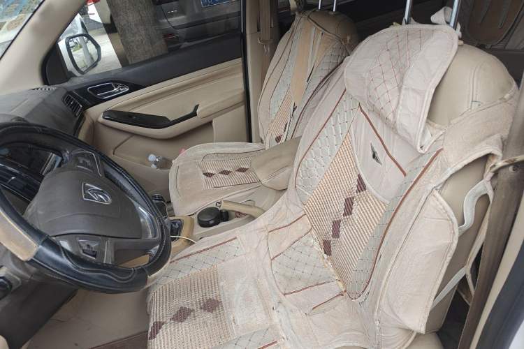 Used Baojun 730 2014 1.5L manual luxury trim 7 seats Left Front Seat