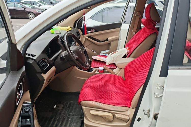 Used Baojun 730 2014 1.5L manual luxury trim 7 seats Left Front Seat
