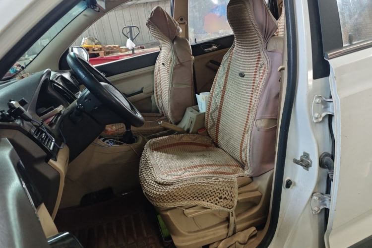 Used Baojun 730 2014 1.5L manual Comfort version 7 seats Left Front Seat