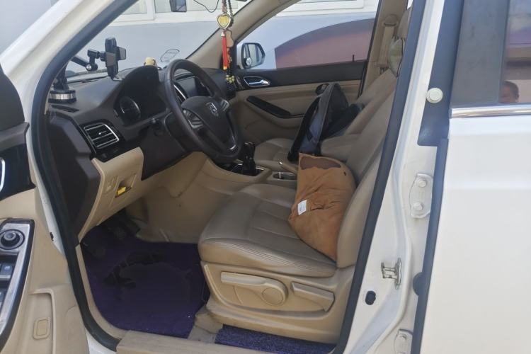 Used Baojun 730 2014 1.5L manual Comfort version 7 seats Left Front Seat