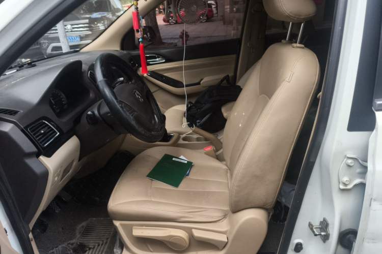 Used Baojun 730 2014 1.5L manual Comfort version 7 seats Left Front Seat