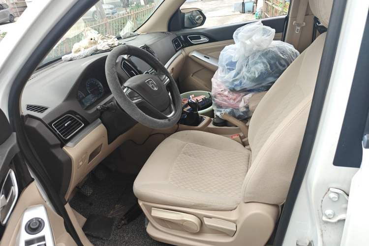 Used Baojun 730 2014 1.5L manual standard trim 7 seats Left Front Seat