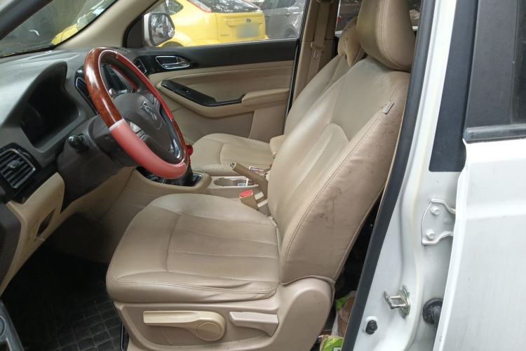 Used Baojun 730 2014 1.5L manual Comfort version 7 seats Left Front Seat