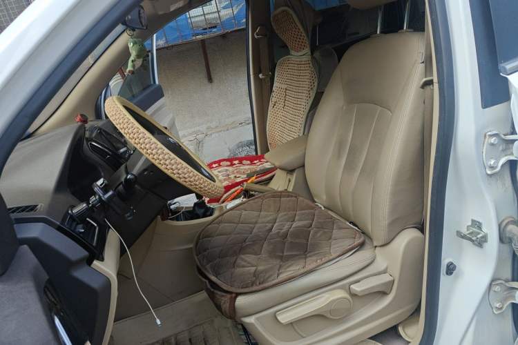 Used Baojun 730 2014 1.5L manual Comfort version 7 seats Left Front Seat