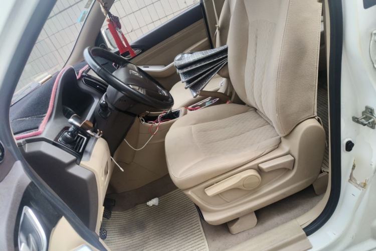 Used Baojun 730 2014 1.5L manual standard trim 7 seats Left Front Seat