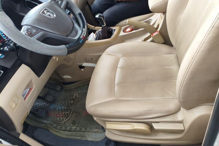 Used Baojun 730 2014 1.5L Manual Luxury Navigation ESP Version 7 Seats Left Front Seat