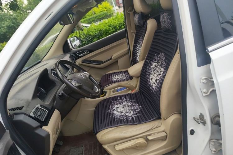 Used Baojun 730 2014 1.5L manual luxury trim 7 seats Left Front Seat