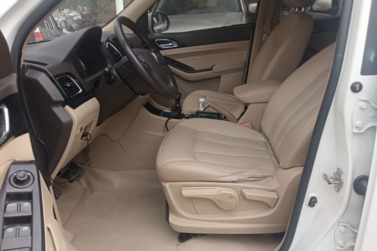 Used Baojun 730 2014 1.5L manual luxury trim 7 seats Left Front Seat