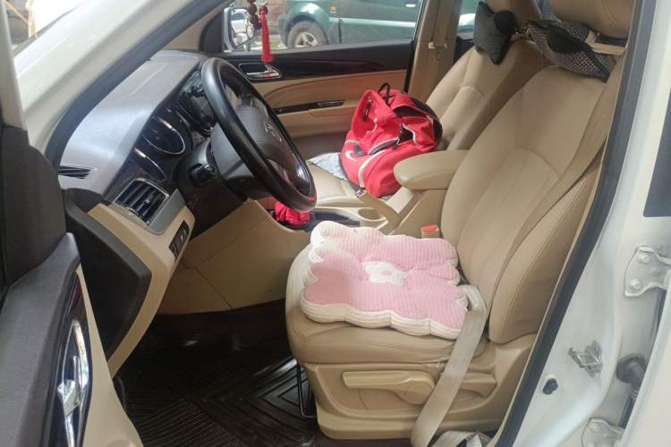 Used Baojun 730 2014 1.5L manual Comfort version 7 seats Left Front Seat