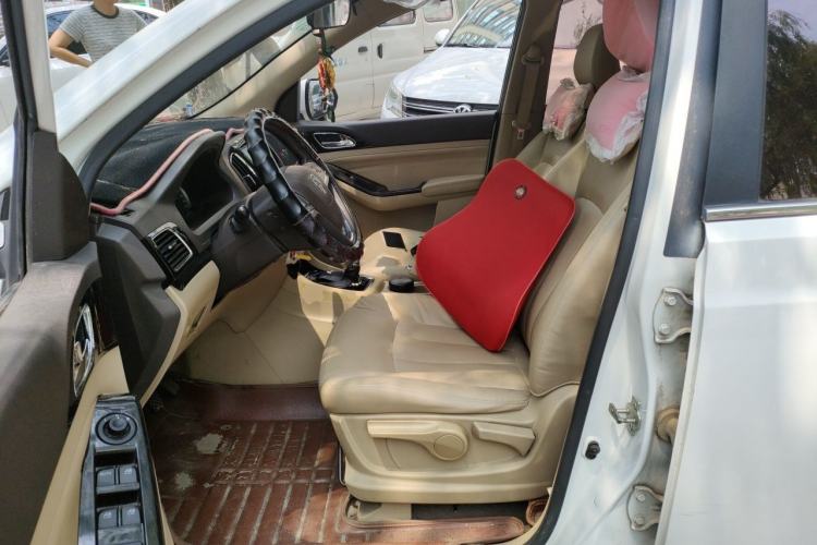 Used Baojun 730 2014 1.5L Manual Luxury Navigation ESP Version 7 Seats Left Front Seat