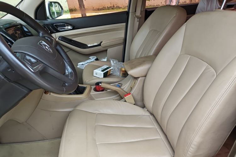 Used Baojun 730 2014 1.5L Manual Luxury Navigation ESP Version 7 Seats Left Front Seat
