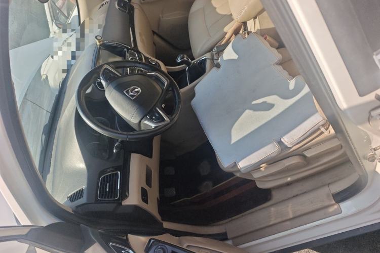 Used Baojun 730 2014 1.5L manual luxury trim 7 seats Left Front Seat