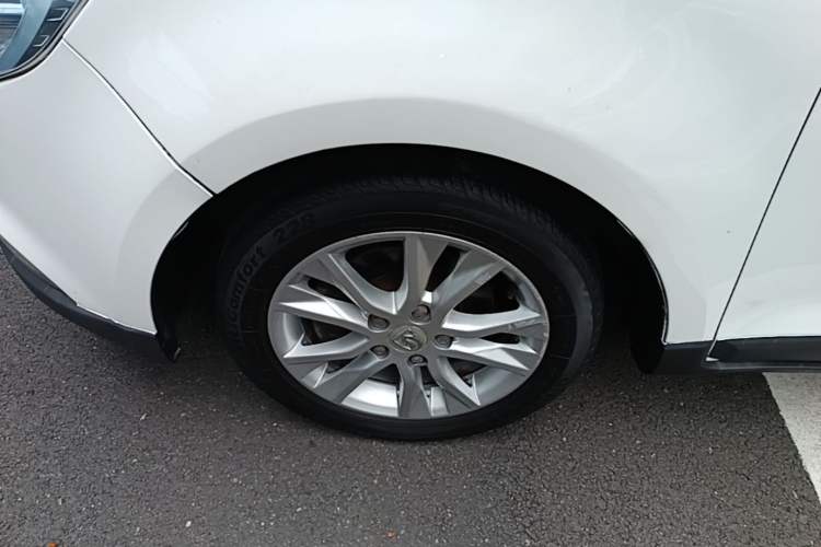 Used Baojun 730 2014 1.5L Manual Luxury Navigation ESP Version 7 Seats Left Front Wheel Hub