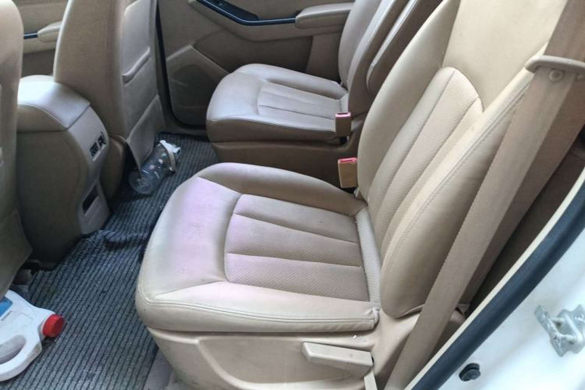 Used Baojun 730 2014 1.5L manual Comfort version 7 seats Left Rear Seat