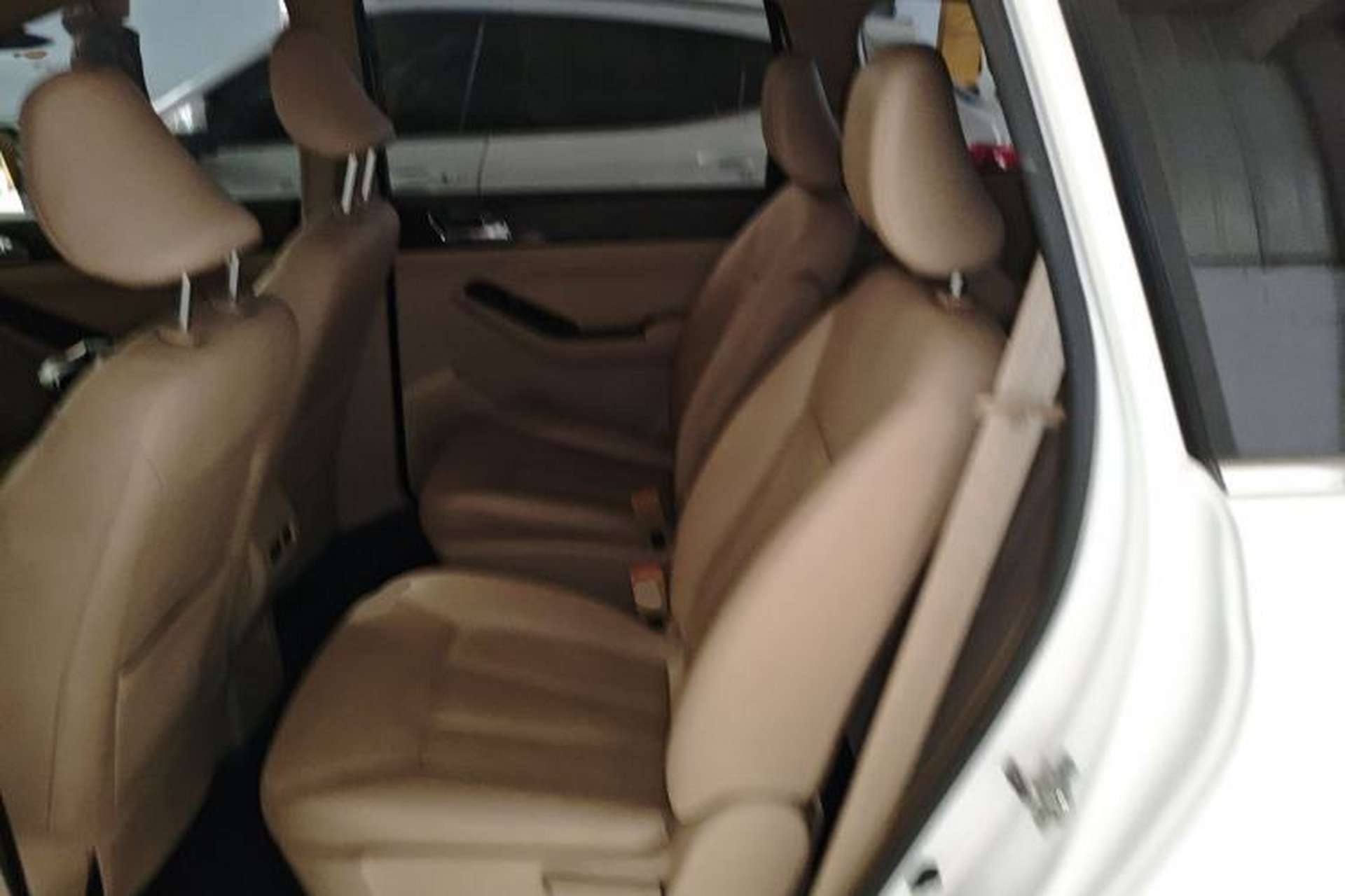Used Baojun 730 2014 1.5L manual Comfort ESP version 7 seats Left Rear Seat