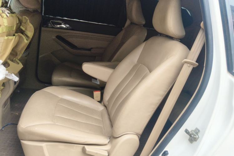 Used Baojun 730 2014 1.8L manual Comfort trim 7-seater Left Rear Seat