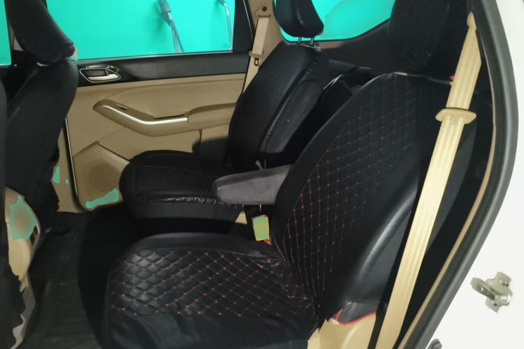 Used Baojun 730 2014 1.5L manual standard trim 7 seats Left Rear Seat