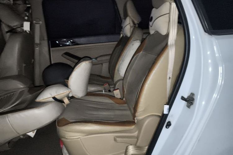 Used Baojun 730 2014 1.5L manual Comfort version 7 seats Left Rear Seat