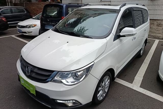 Used Baojun 730 2014 1.5L Manual Luxury Navigation ESP Version 7 Seats
