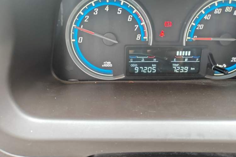 Used Baojun 730 2014 1.5L manual Comfort ESP version 7 seats Odometer Close Up