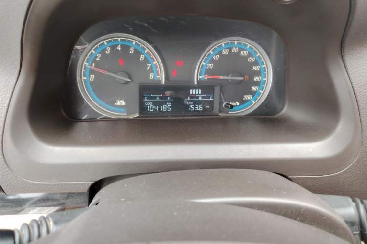 Used Baojun 730 2014 1.5L Manual Luxury Navigation ESP Version 7 Seats Odometer Close Up