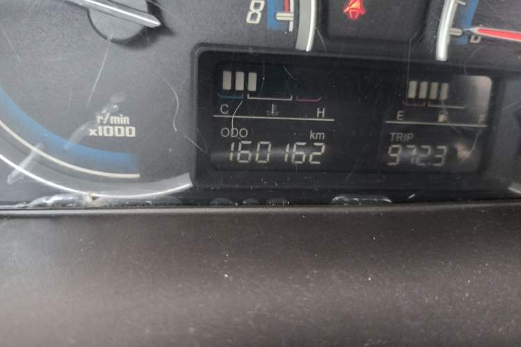 Used Baojun 730 2014 1.5L manual Comfort version 7 seats Odometer Close Up