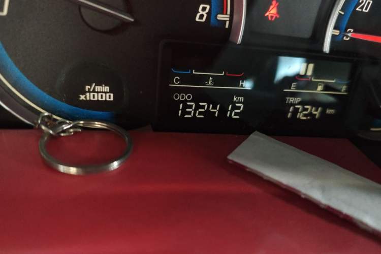 Used Baojun 730 2014 1.5L manual Comfort version 7 seats Odometer Close Up