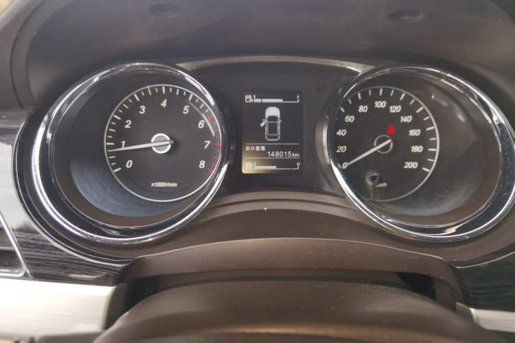 Used Baojun 730 2014 1.5L manual Comfort ESP version 7 seats Odometer Close Up