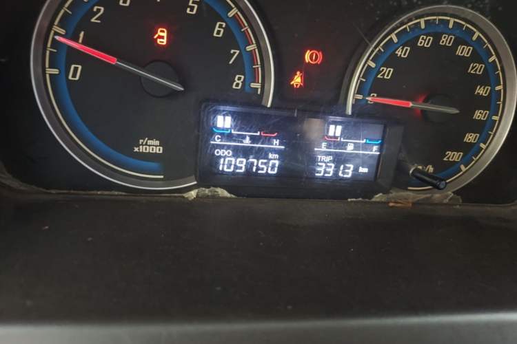 Used Baojun 730 2014 1.8L manual Comfort trim 7-seater Odometer Close Up