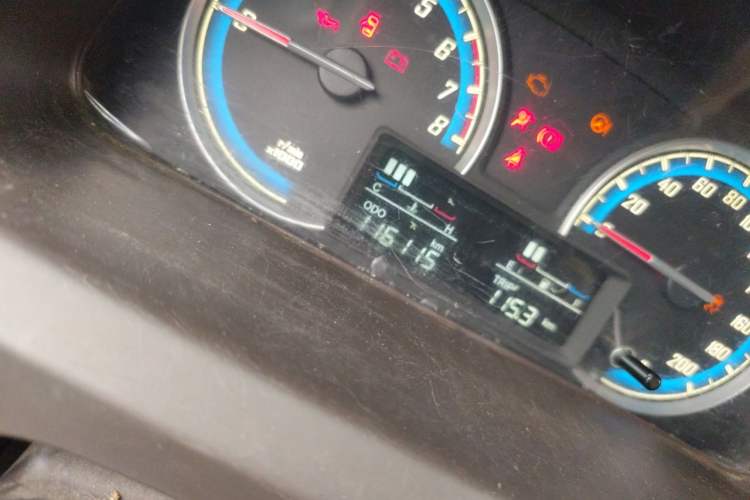Used Baojun 730 2014 1.5L manual Comfort ESP version 7 seats Odometer Close Up