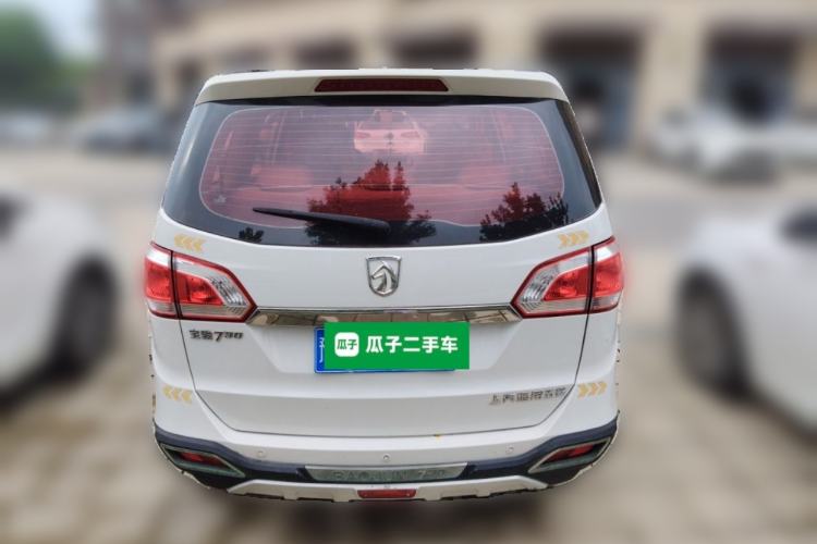 Used Baojun 730 2014 1.5L Manual Luxury Navigation ESP Version 7 Seats Rear