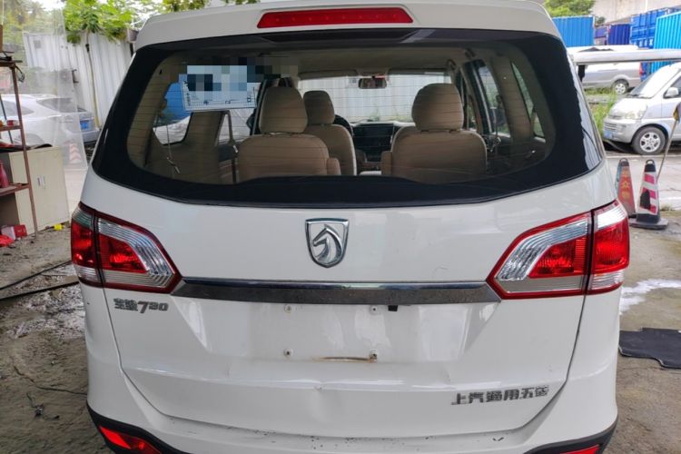 Used Baojun 730 2014 1.5L manual standard trim 7 seats Rear