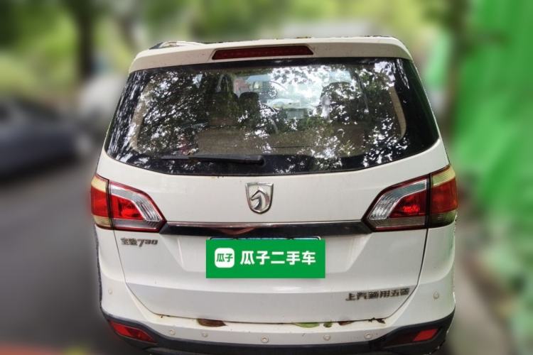 Used Baojun 730 2014 1.5L manual Comfort version 7 seats Rear