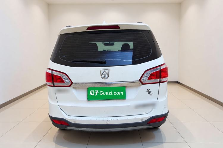 Used Baojun 730 2014 1.5L manual Comfort ESP version 7 seats Rear
