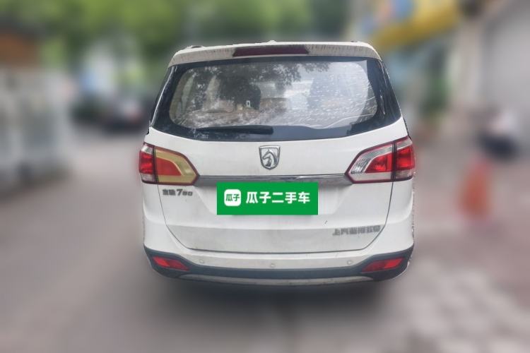 Used Baojun 730 2014 1.5L manual Comfort version 7 seats Rear