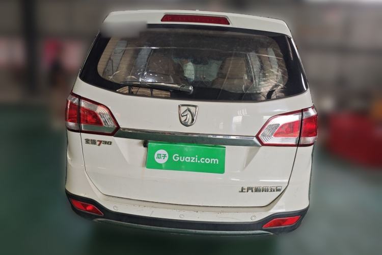Used Baojun 730 2014 1.5L manual Comfort version 7 seats Rear