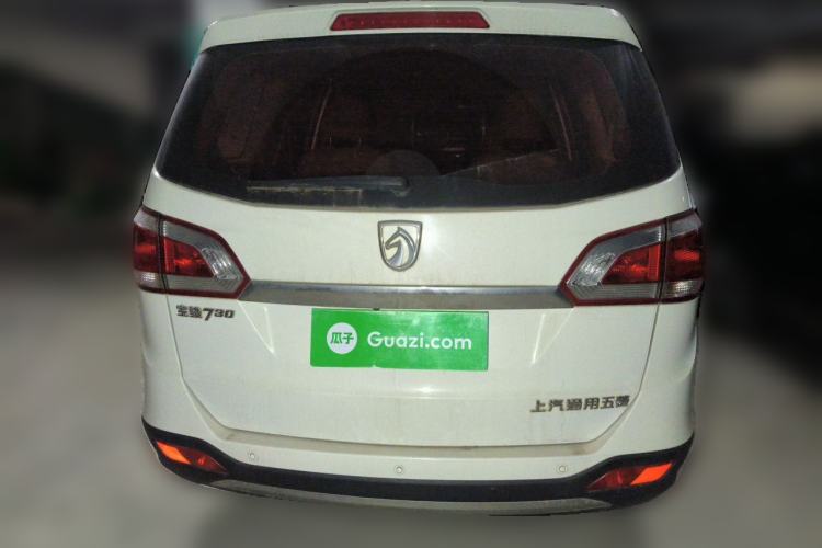 Used Baojun 730 2014 1.5L manual Comfort version 7 seats Rear