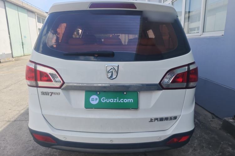 Used Baojun 730 2014 1.5L manual Comfort version 7 seats Rear