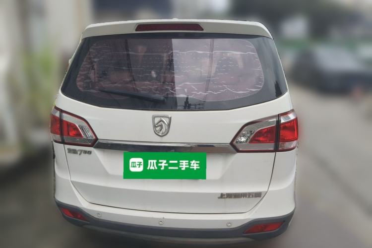 Used Baojun 730 2014 1.5L manual Comfort version 7 seats Rear