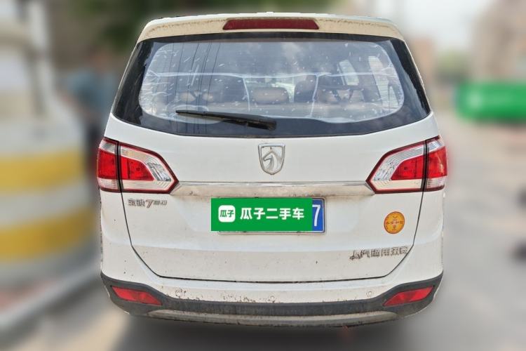 Used Baojun 730 2014 1.5L manual Comfort ESP version 7 seats Rear