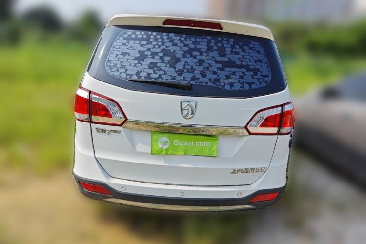 Used Baojun 730 2014 1.5L manual Comfort version 7 seats Rear