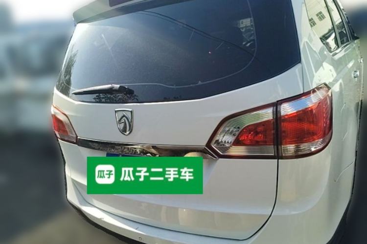 Used Baojun 730 2014 1.5L manual luxury trim 7 seats Rear