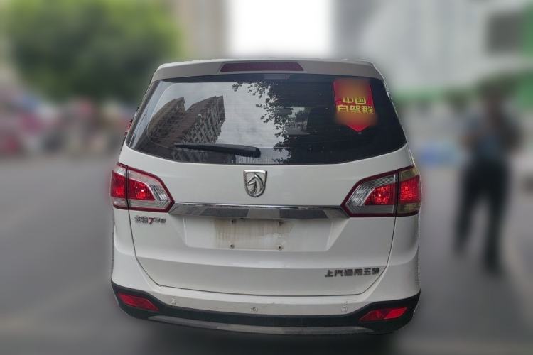 Used Baojun 730 2014 1.5L manual Comfort version 7 seats Rear