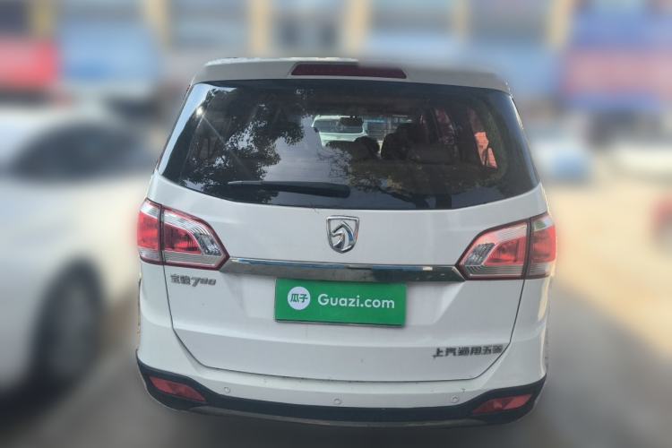 Used Baojun 730 2014 1.5L manual luxury trim 7 seats Rear